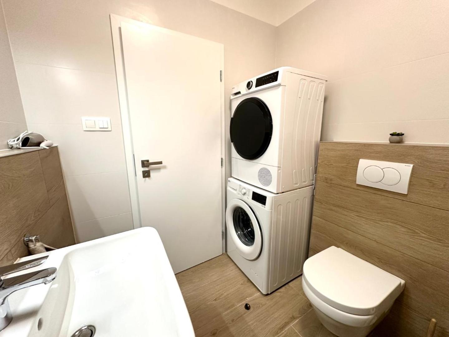 2 Room Apartment, New Building, Balcony, 208 Rovinka Екстер'єр фото