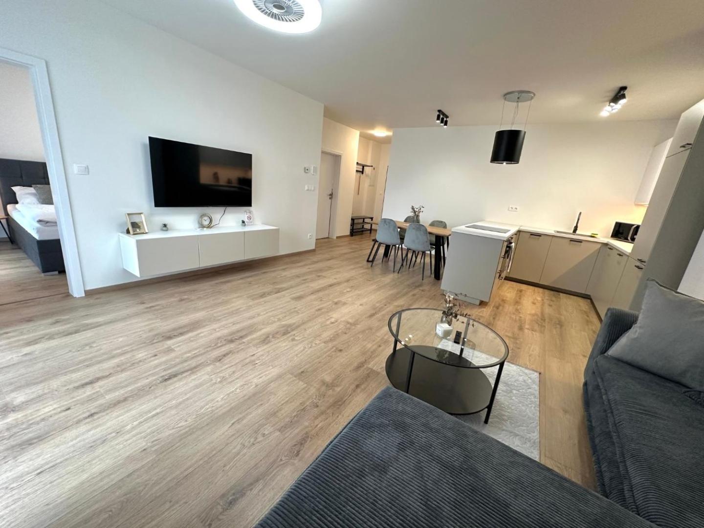 2 Room Apartment, New Building, Balcony, 208 Rovinka Екстер'єр фото